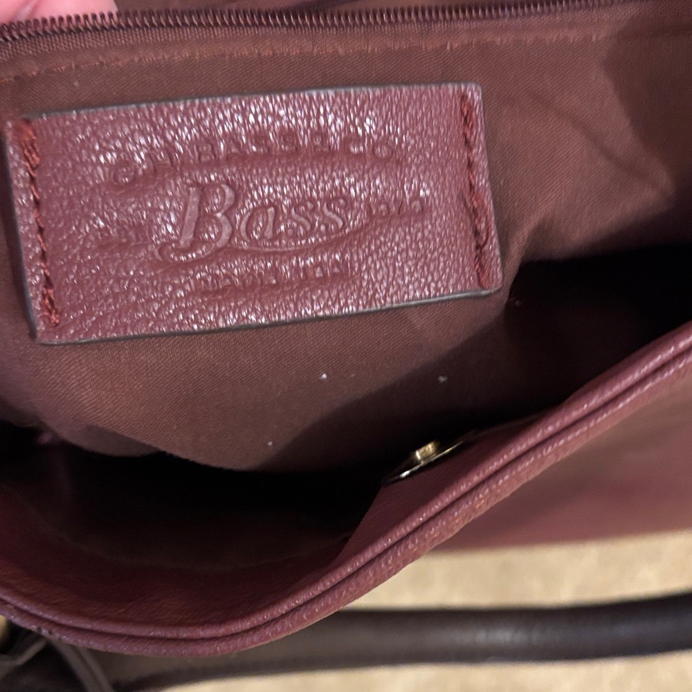 Bass Women's Wine Leather Shoulder Bag